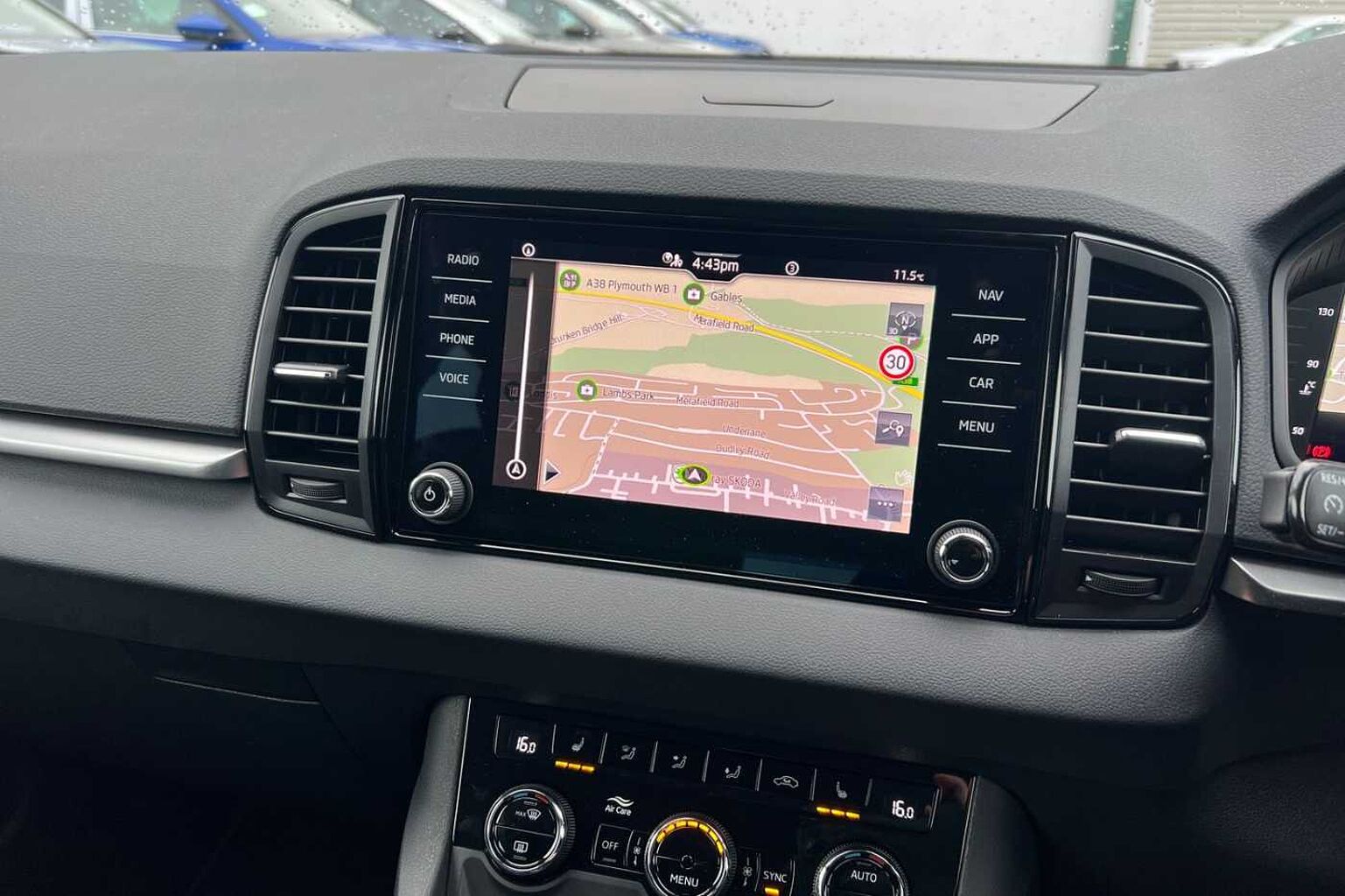 SKODA Karoq SUV 1.0 TSI (116ps) SE Drive