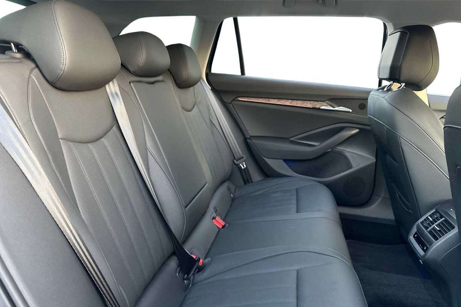 SKODA Superb 2.0TDI (193ps) 4X4 Laurin & Klement DSG